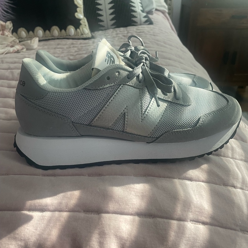 New balance 237 grey 8.5